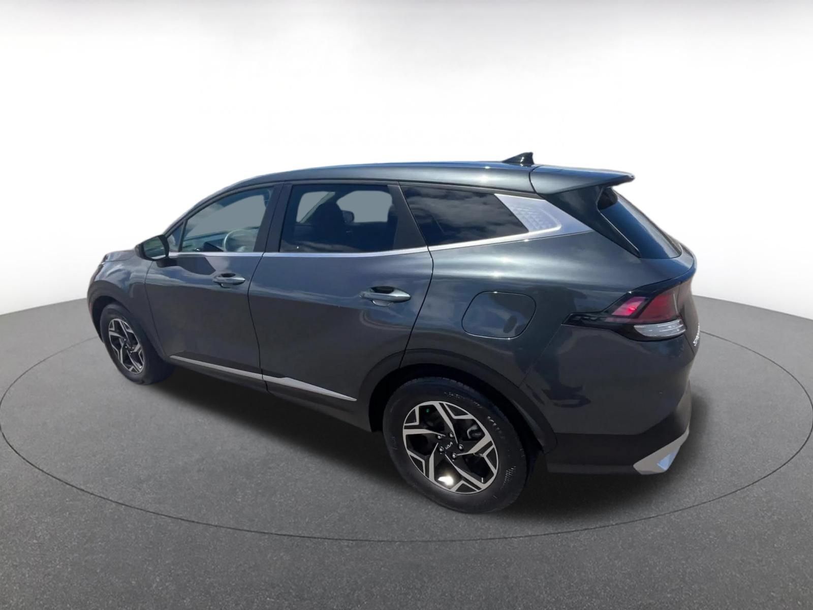 Used 2025 Kia Sportage LX FWD image 9