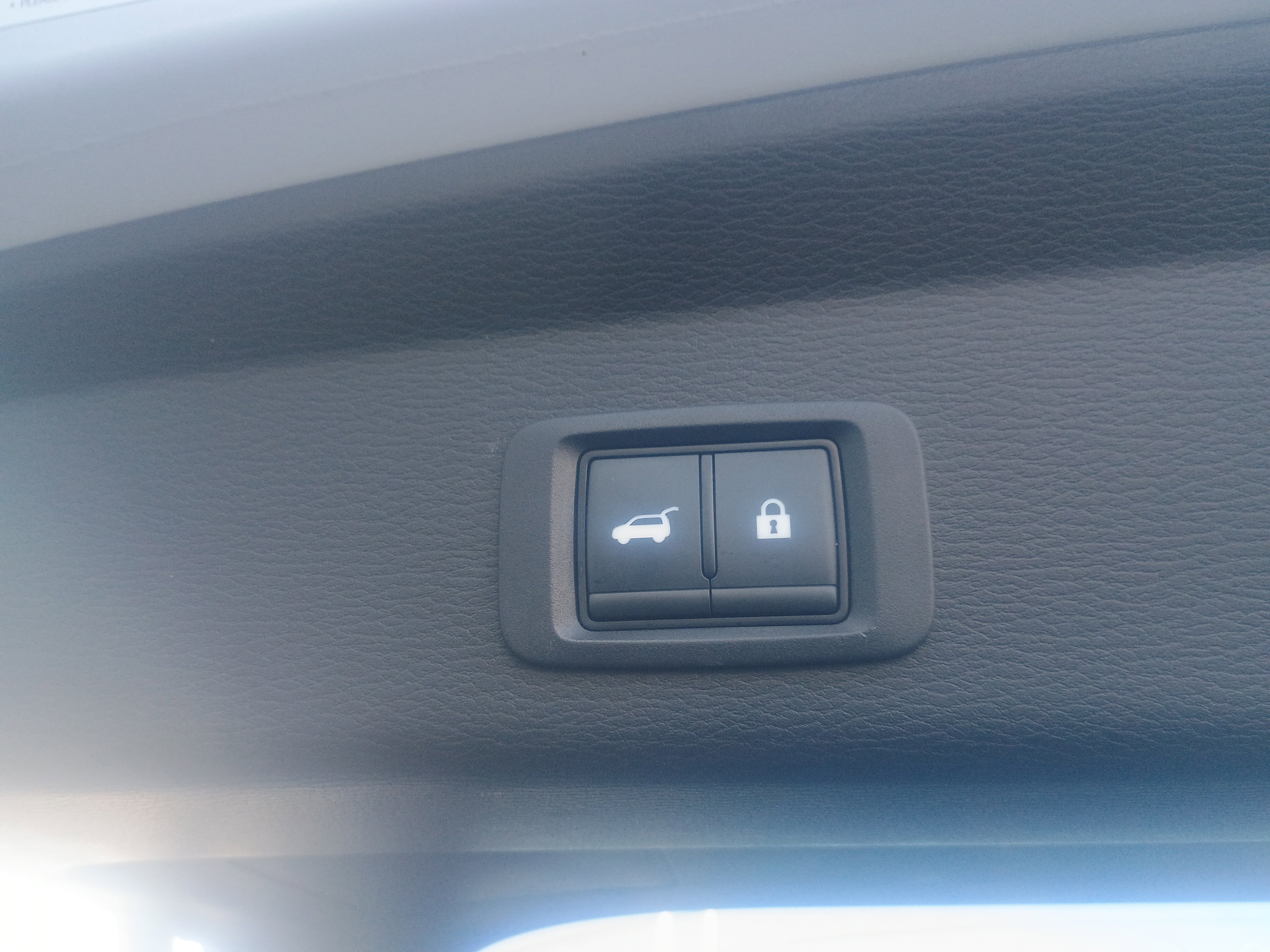 Used 2024 Mitsubishi Outlander SE image 10