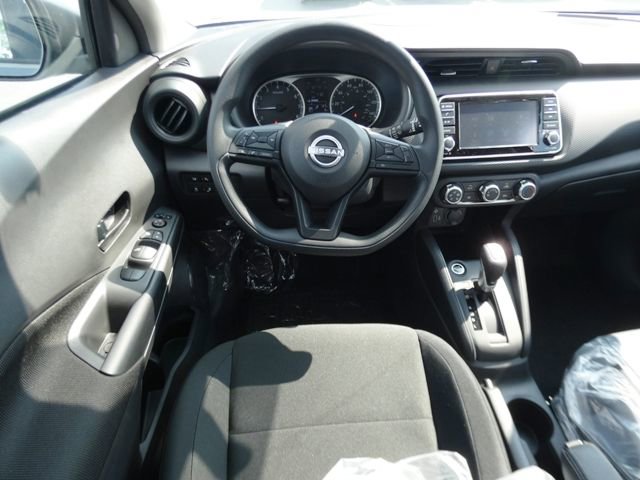 New 2025 Nissan Kicks Play S image 12