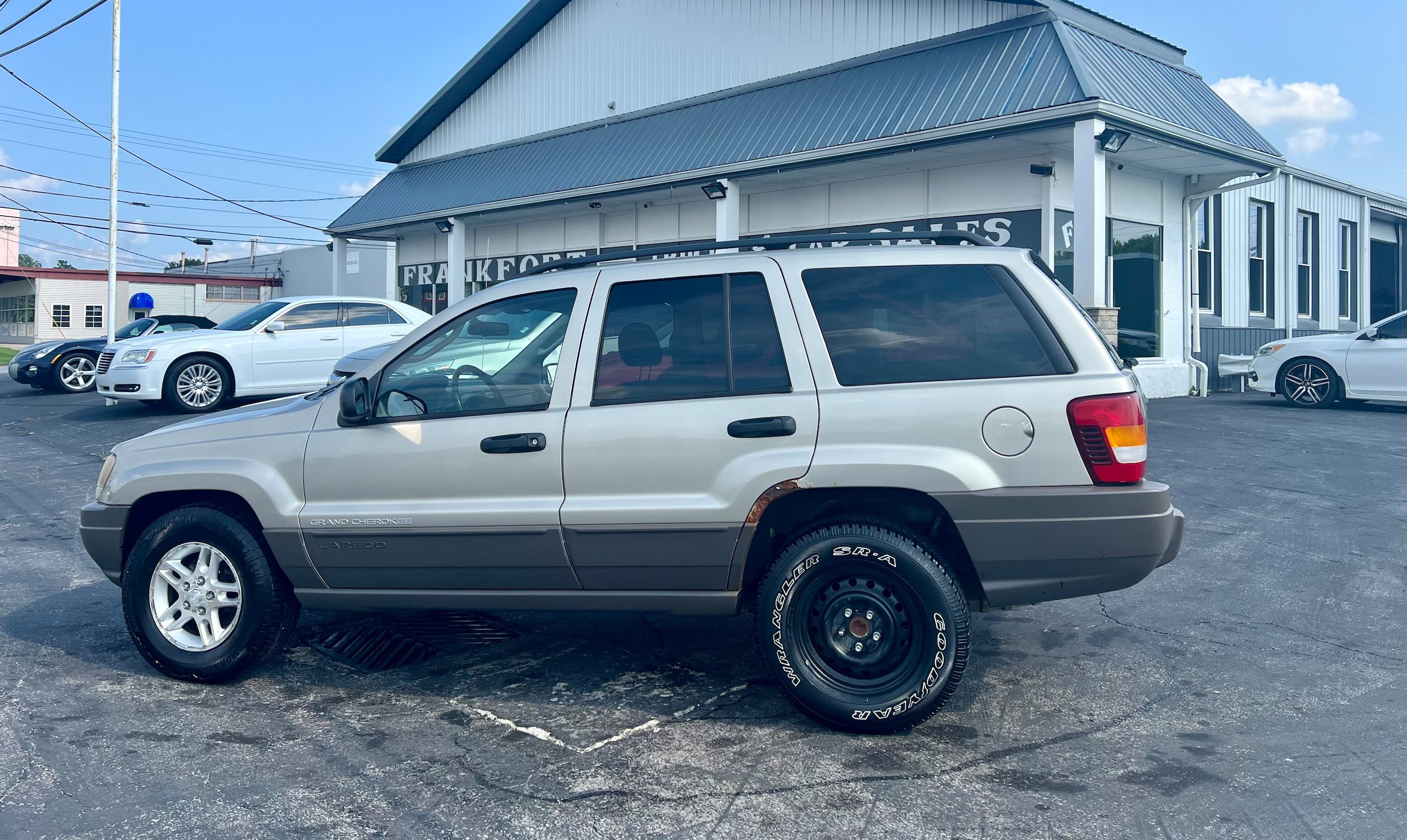 Used 2003 Jeep Grand Cherokee Laredo AWD/4WD image 8