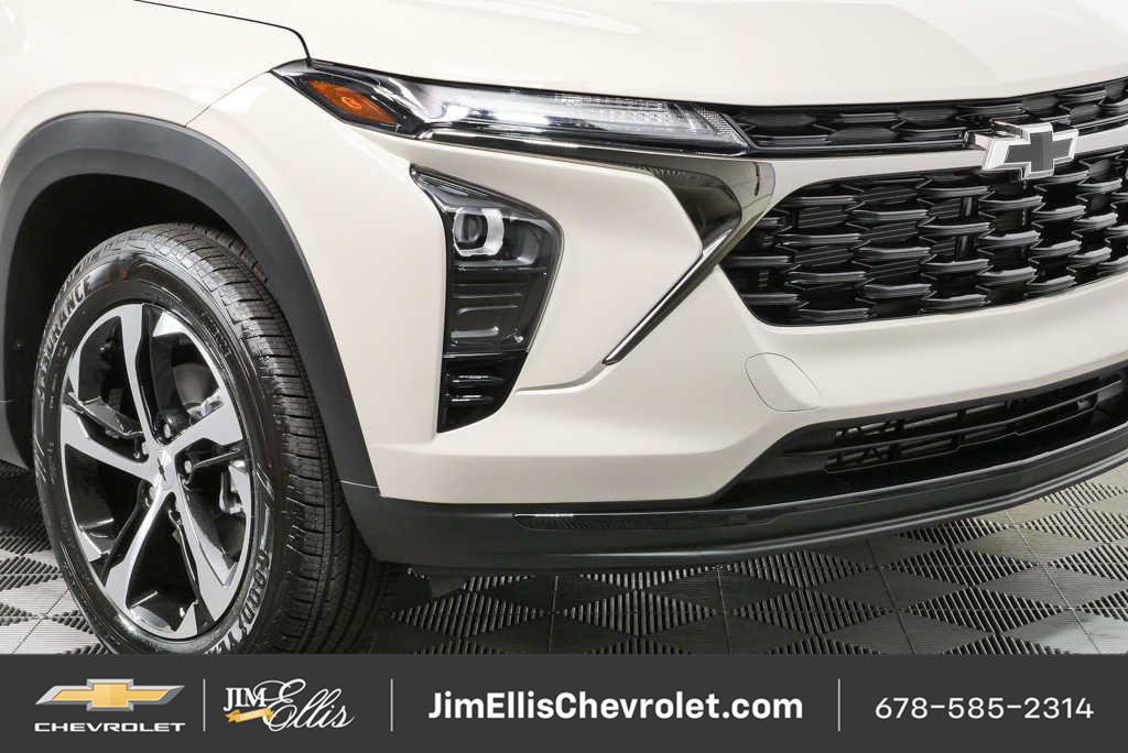 New 2026 Chevrolet Trax RS w/ Sunroof Package FWD image 34