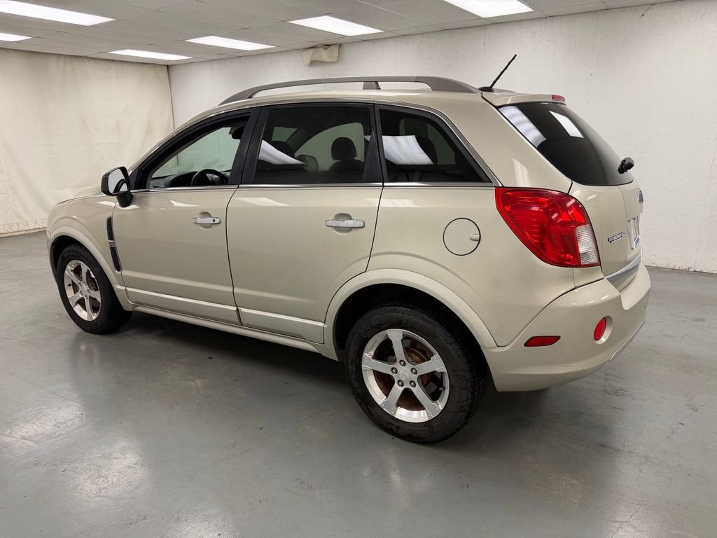 Used 2014 Chevrolet Captiva Sport LT FWD image 3