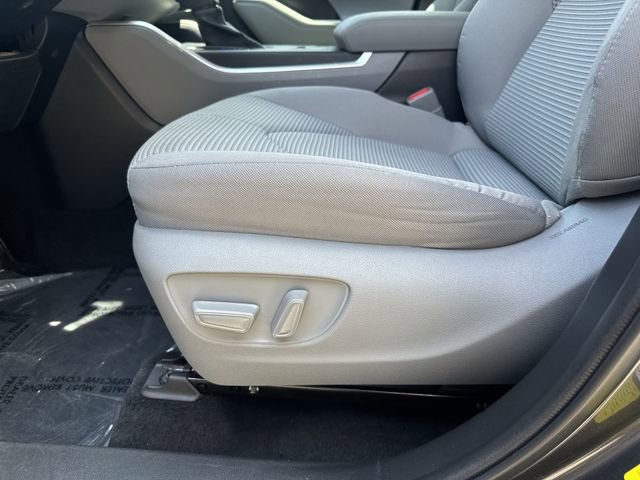 Used 2022 Toyota Highlander L FWD image 28