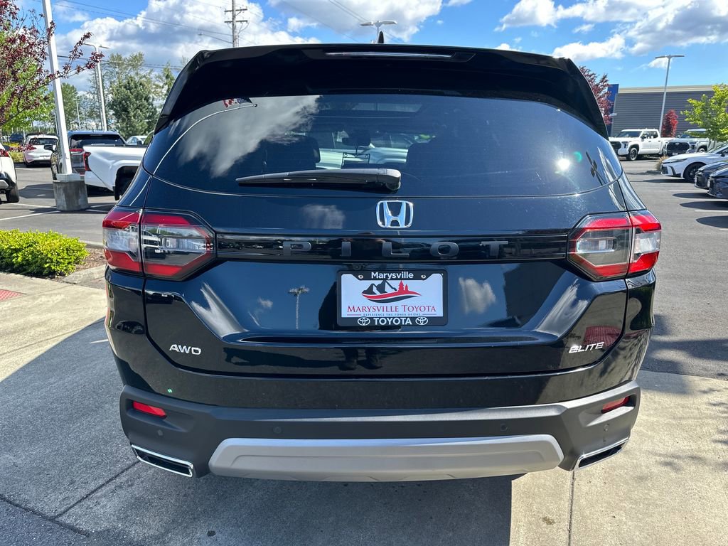 Used 2025 Honda Pilot Elite image 4