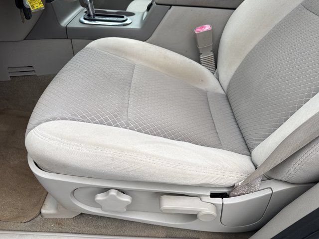 Used 2006 Ford Explorer XLS RWD image 13