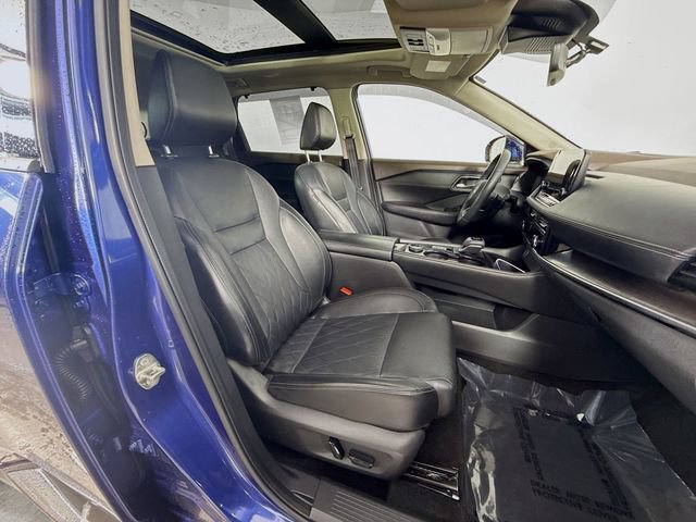 Used 2022 Nissan Rogue Platinum w/ Head-Up Display Package image 29