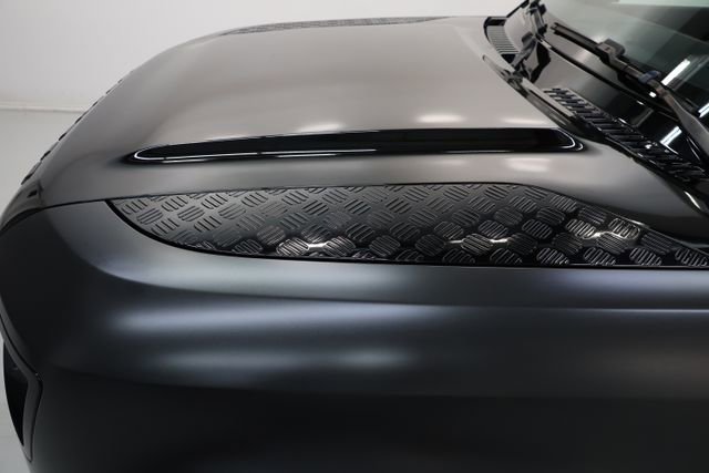 Used 2023 Land Rover Defender 90 V8 image 63