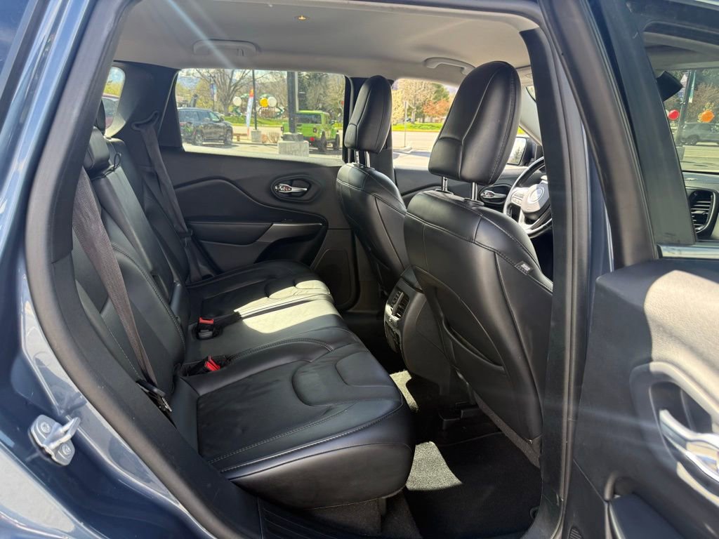 Used 2020 Jeep Cherokee Limited image 19