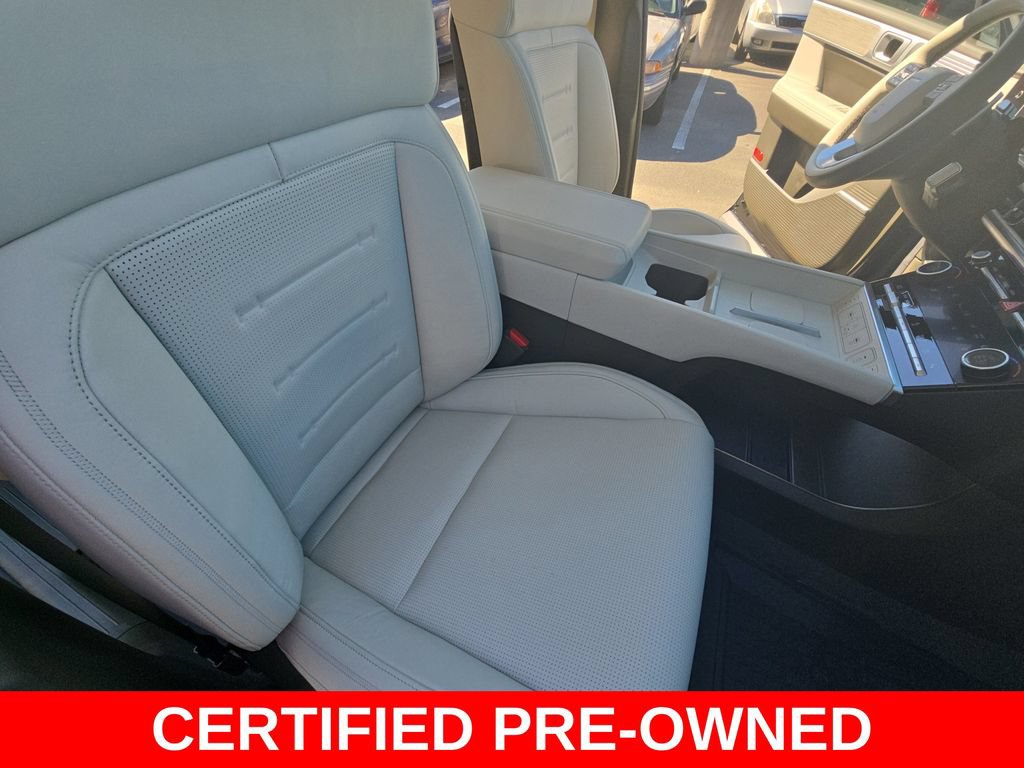 Used 2025 Hyundai Santa Fe Calligraphy AWD/4WD image 10
