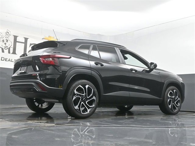 New 2026 Chevrolet Trax RS w/ Sunroof Package image 11