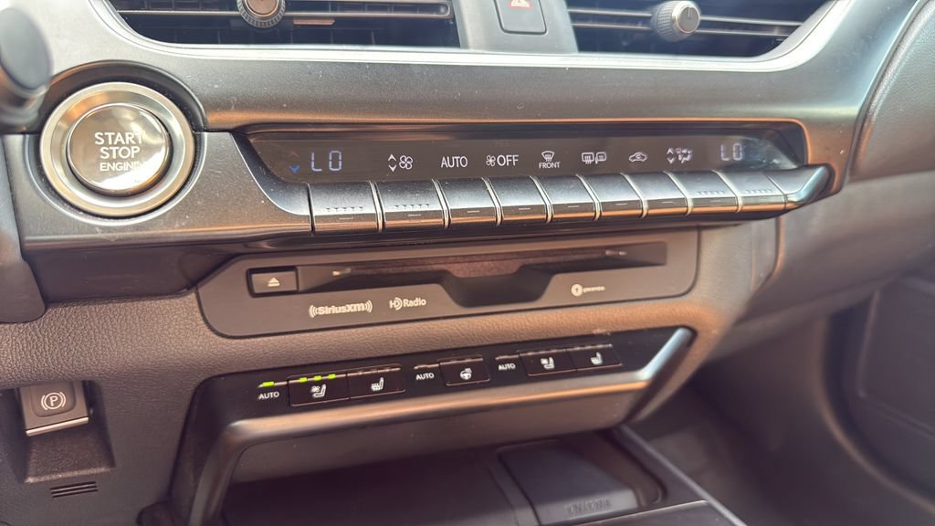 Used 2021 Lexus UX 200 w/ Premium Package FWD image 19