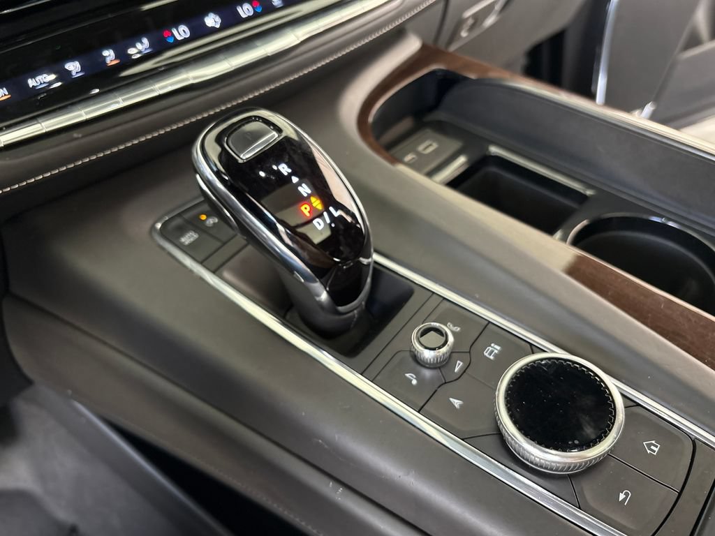 Used 2022 Cadillac Escalade Sport Platinum w/ LPO, ONYX Package AWD/4WD image 29