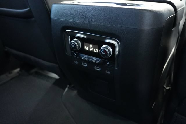 Used 2024 GMC Yukon Denali AWD/4WD image 15