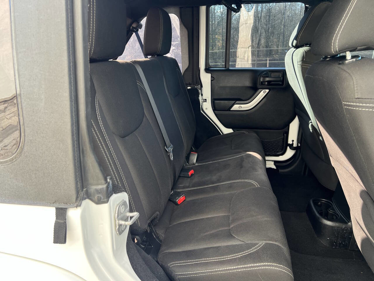 Used 2014 Jeep Wrangler Unlimited Sahara image 12