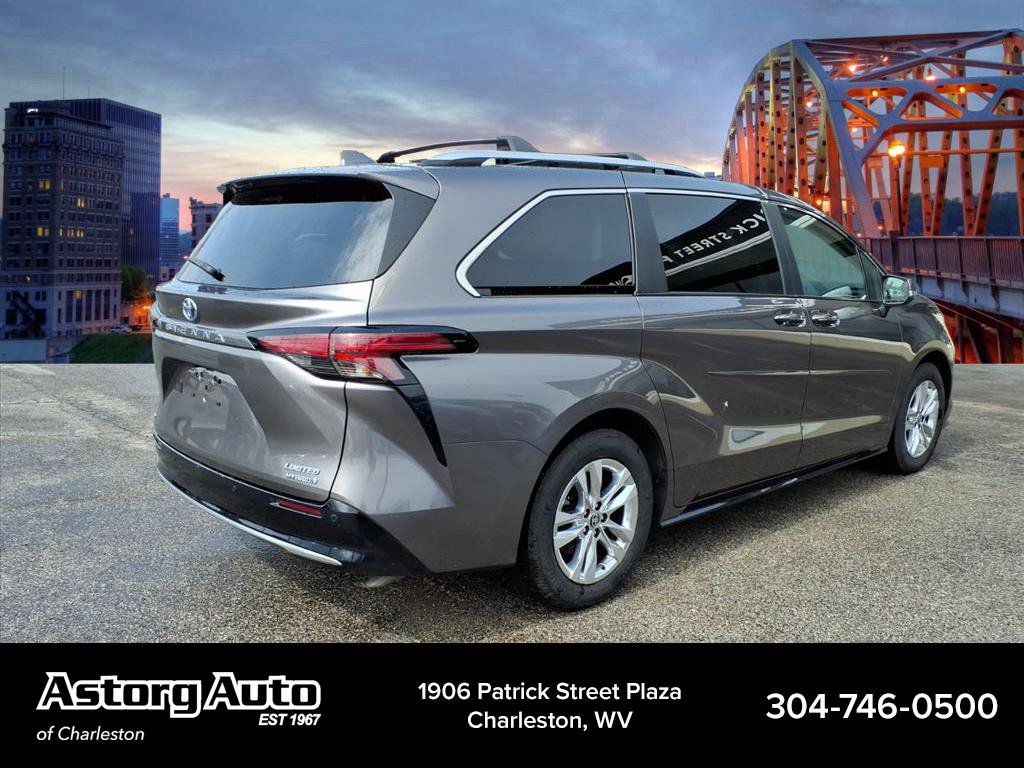Used 2024 Toyota Sienna Limited AWD/4WD image 3
