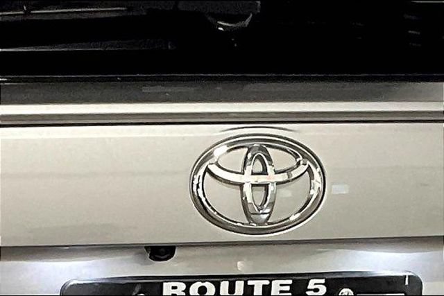 Used 2022 Toyota RAV4 XLE AWD/4WD image 24