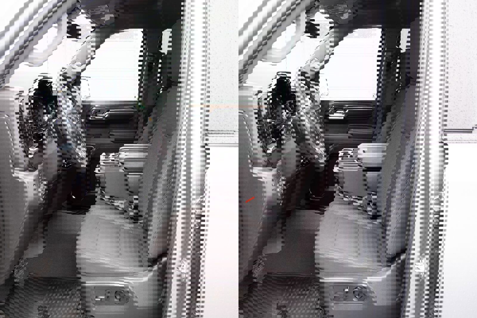 Used 2025 Chevrolet Silverado 1500 LT image 11