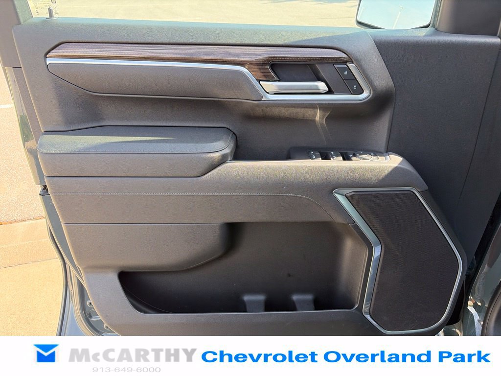 Used 2025 Chevrolet Silverado 1500 LT AWD/4WD image 44