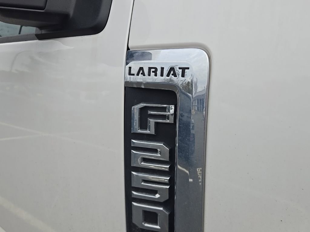 Used 2019 Ford F250 Lariat w/ Lariat Ultimate Package image 4