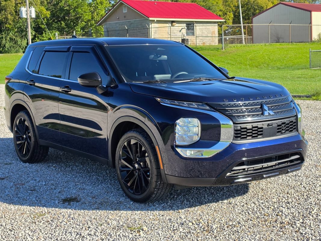 Used 2022 Mitsubishi Outlander SE FWD image 3