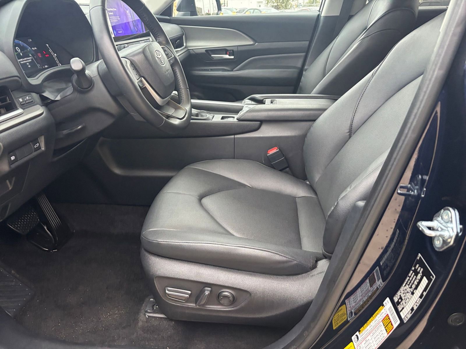 Used 2025 Toyota Grand Highlander FWD image 28