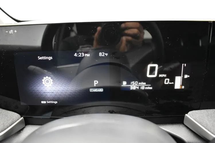 Used 2025 Nissan Kicks SV AWD/4WD image 26