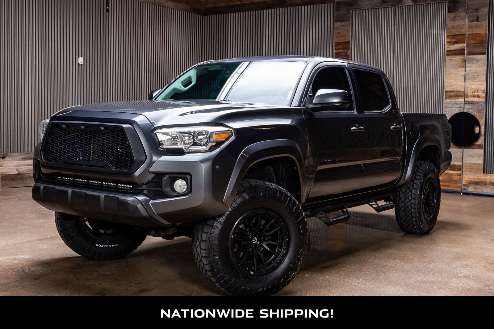 Used 2018 Toyota Tacoma SR5 AWD/4WD image 4