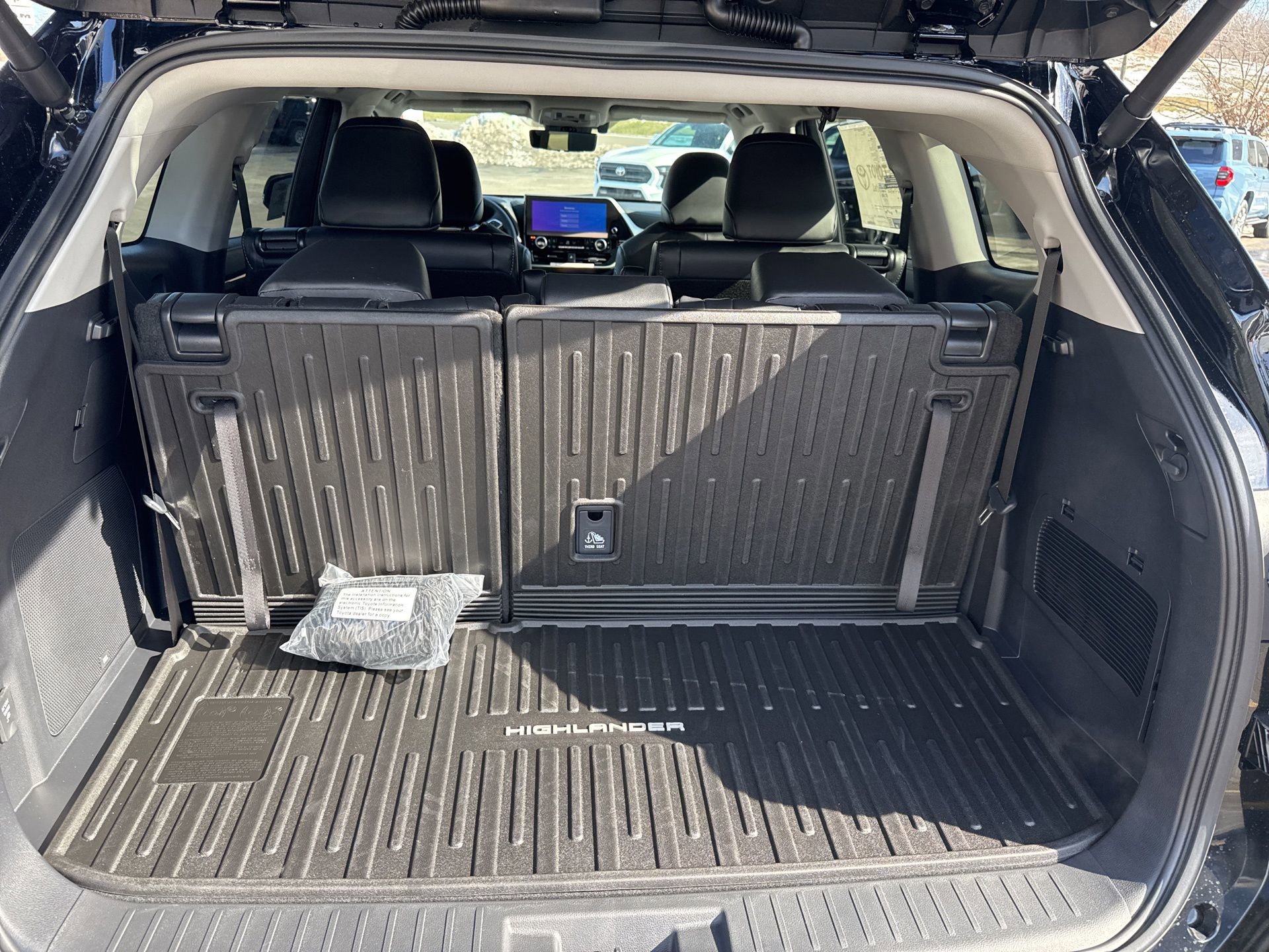 New 2026 Toyota Highlander Platinum image 25