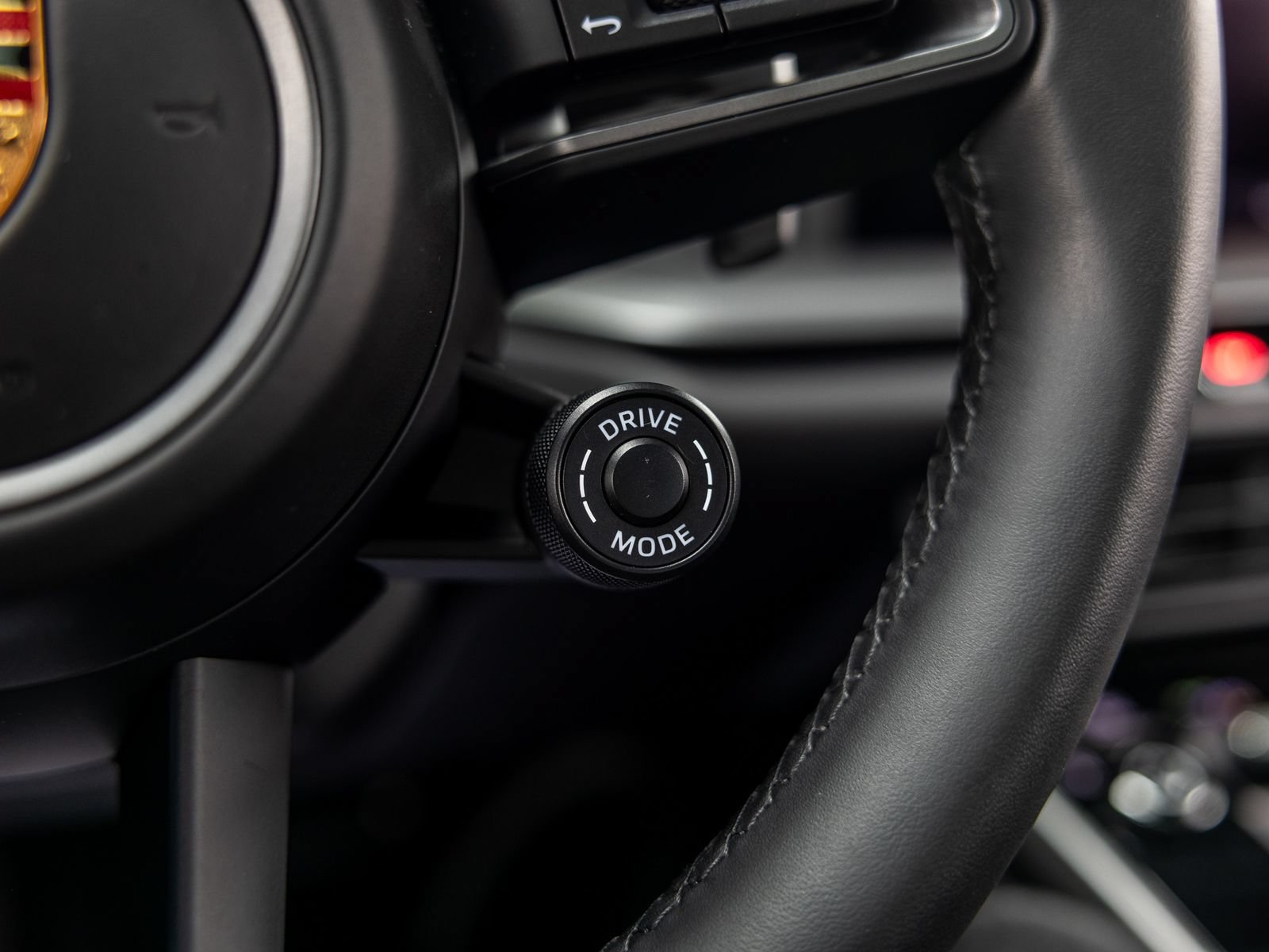Certified 2024 Porsche 911 Carrera RWD image 32