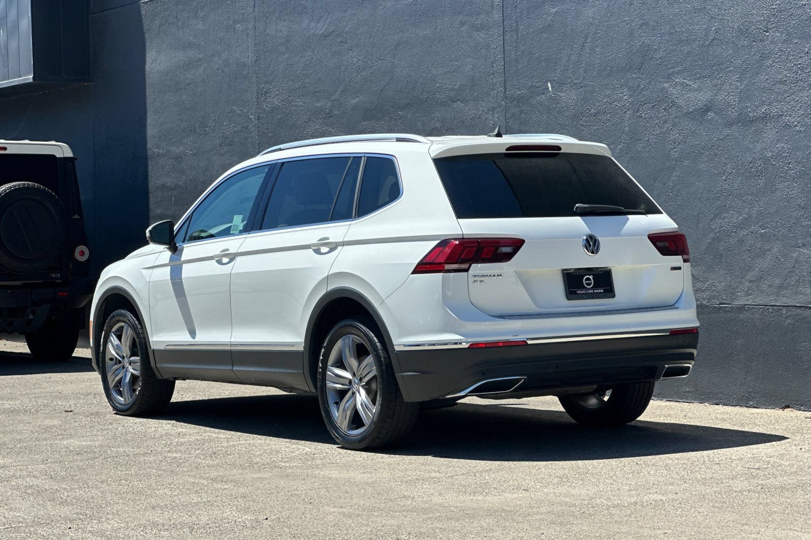 Used 2020 Volkswagen Tiguan SEL AWD/4WD image 6