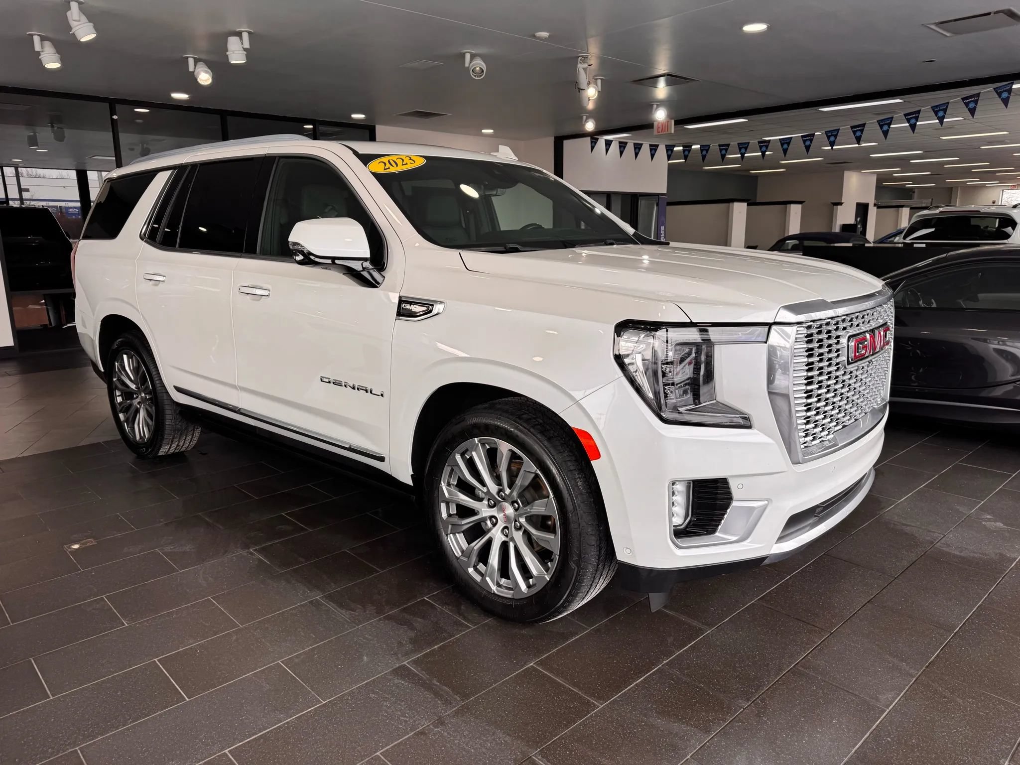 Used 2023 GMC Yukon Denali w/ Denali Reserve Package AWD/4WD image 7
