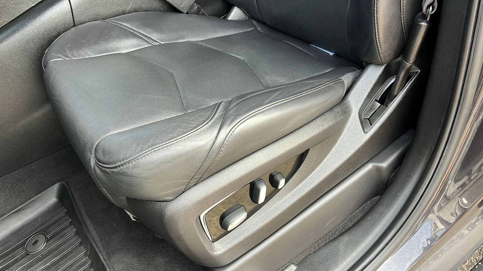 Used 2017 Cadillac Escalade Premium Luxury image 23