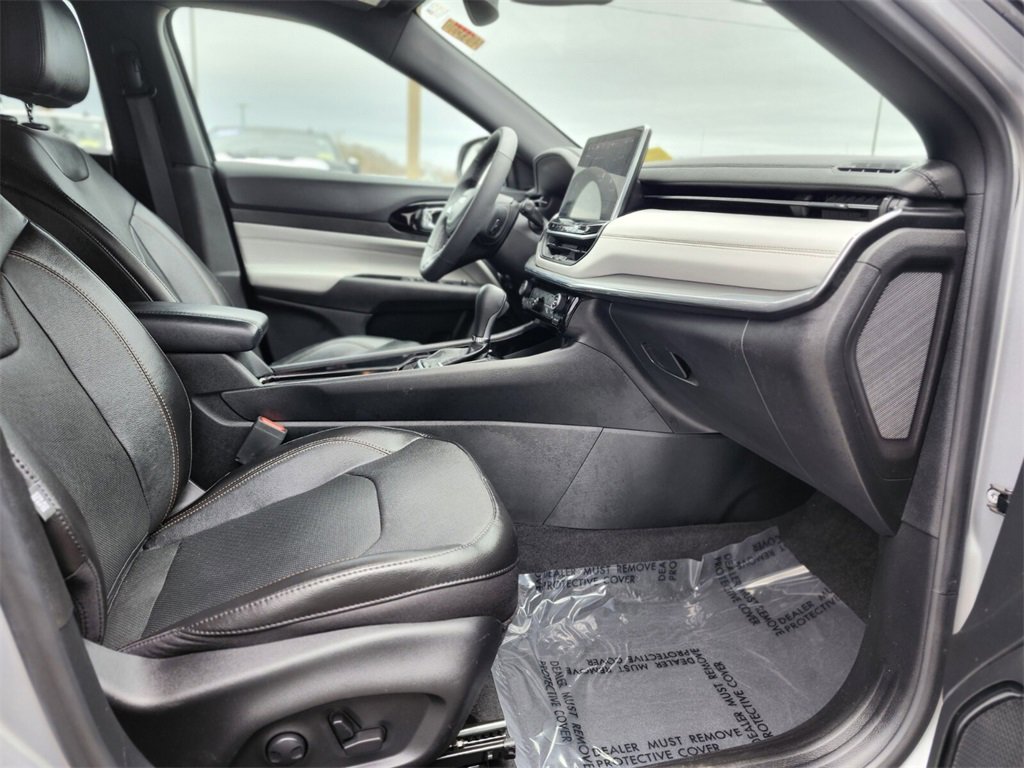 Used 2023 Jeep Compass Limited w/ Elite Group image 9