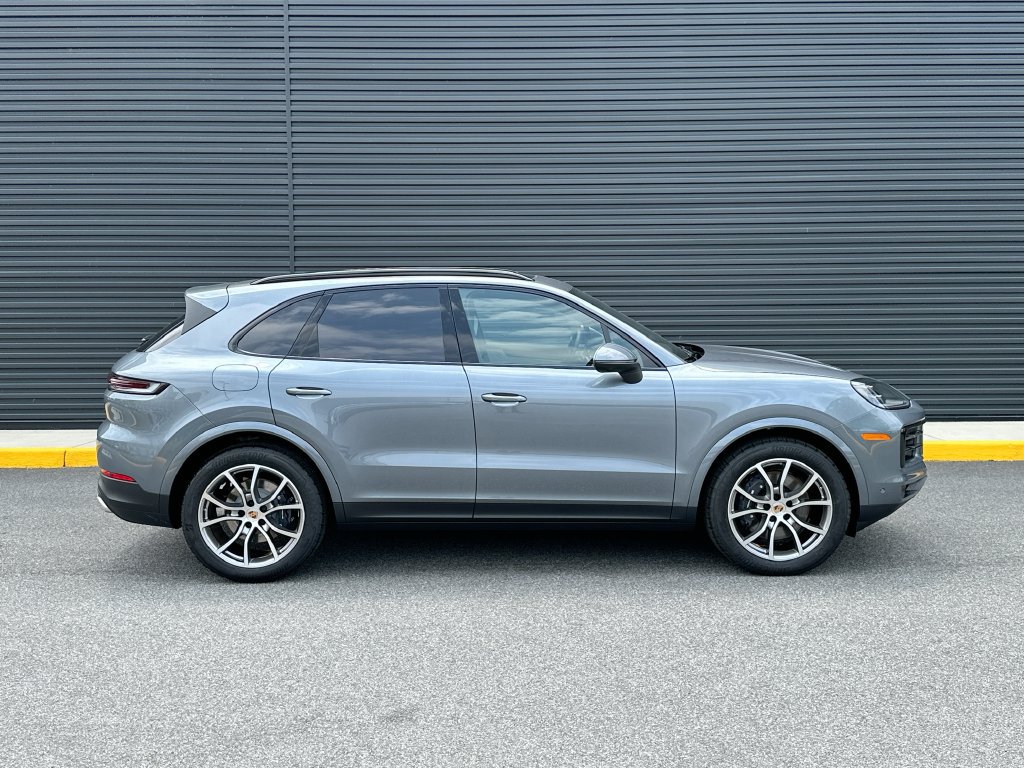 New 2026 Porsche Cayenne AWD/4WD image 8