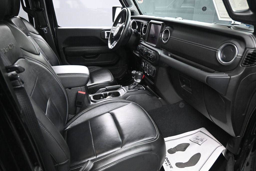 Used 2023 Jeep Wrangler Unlimited Sahara w/ Cold Weather Group AWD/4WD image 31