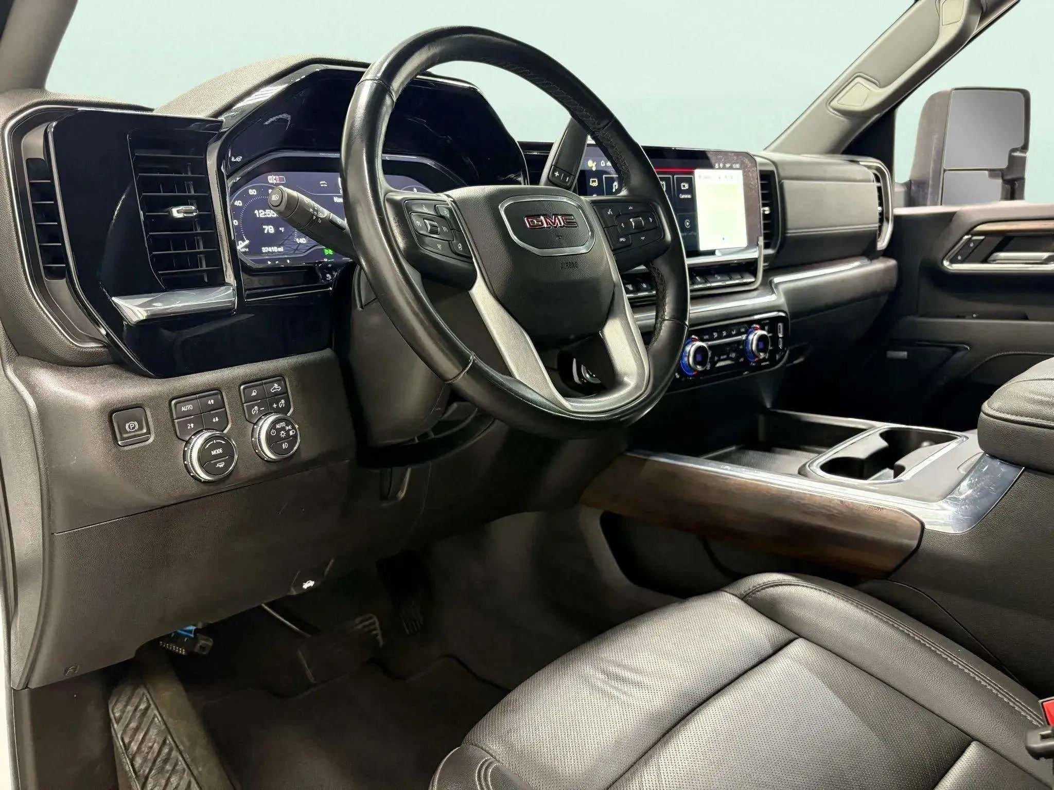 Used 2024 GMC Sierra 2500 SLT w/ SLT Convenience Package image 12