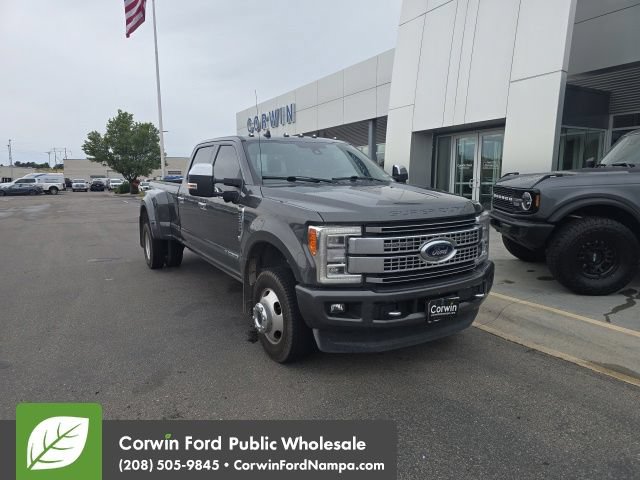 Used 2019 Ford F350 Platinum w/ Platinum Ultimate Package AWD/4WD image 2
