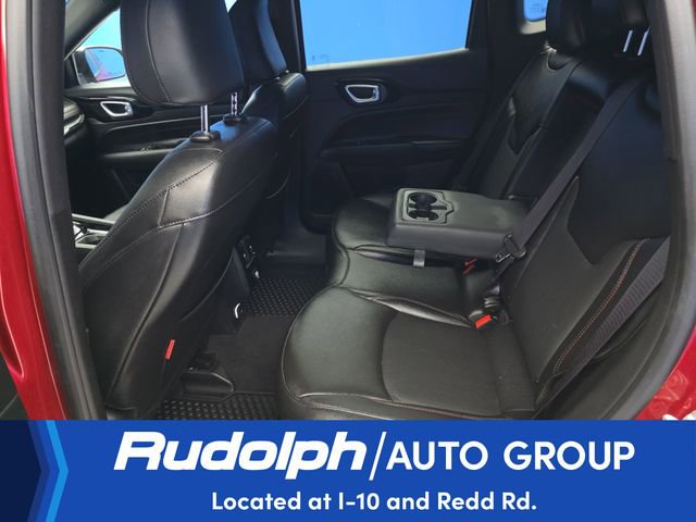 Used 2025 Jeep Compass Trailhawk AWD/4WD image 16