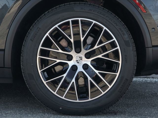 New 2026 Porsche Macan 4 Electric image 11