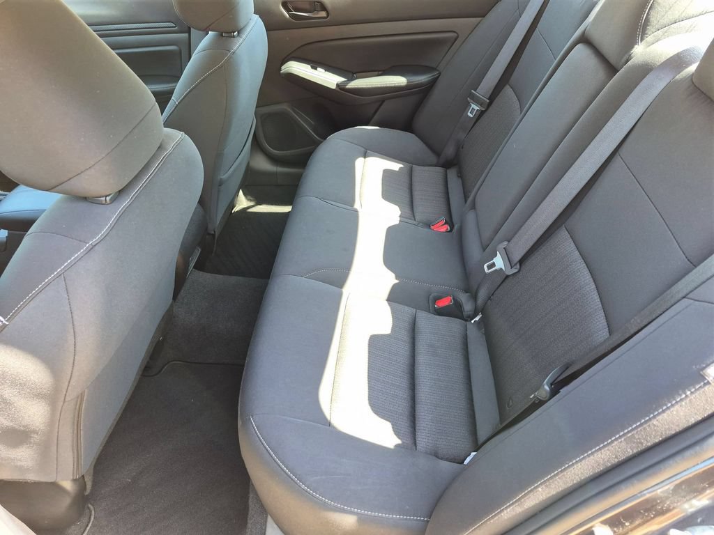 Used 2025 Nissan Altima 2.5 SV FWD image 27