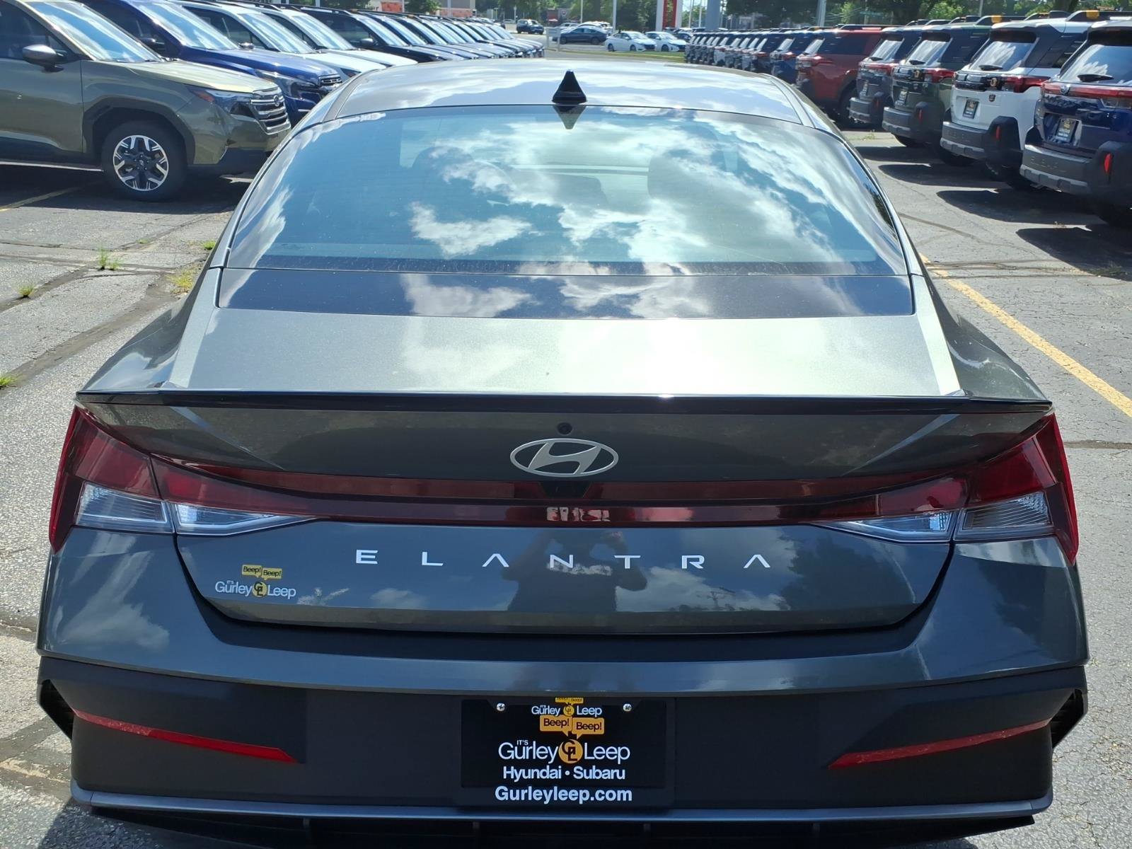 New 2026 Hyundai Elantra SEL Sport FWD image 9