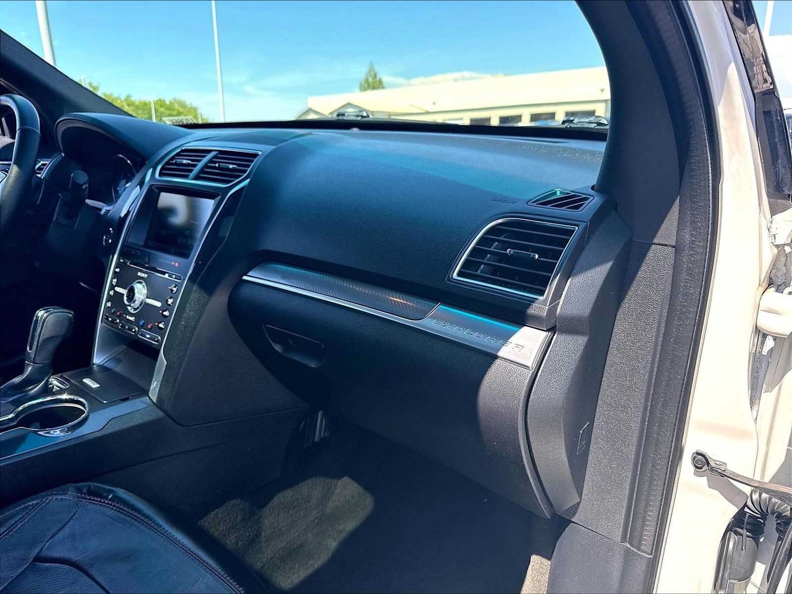 Used 2016 Ford Explorer Sport w/ Equipment Group 401A AWD/4WD image 18