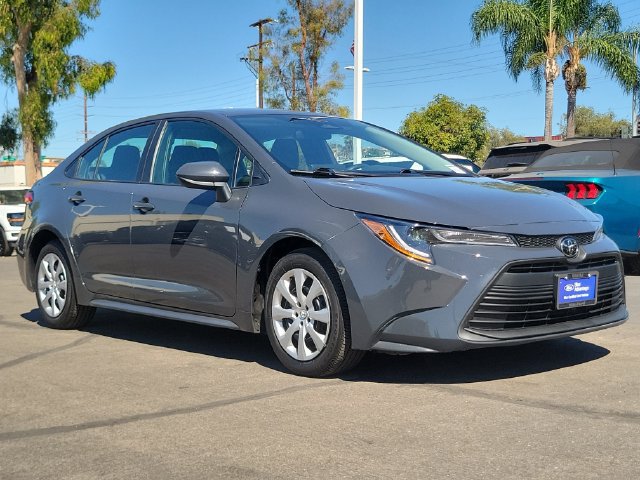Used 2025 Toyota Corolla LE FWD image 33