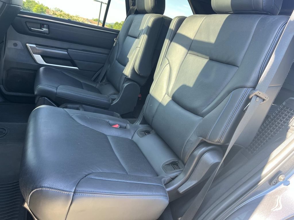 Used 2024 Toyota Sequoia Platinum AWD/4WD image 22