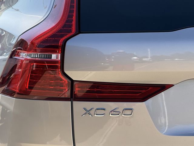 Used 2025 Volvo XC60 B5 Plus AWD/4WD image 6