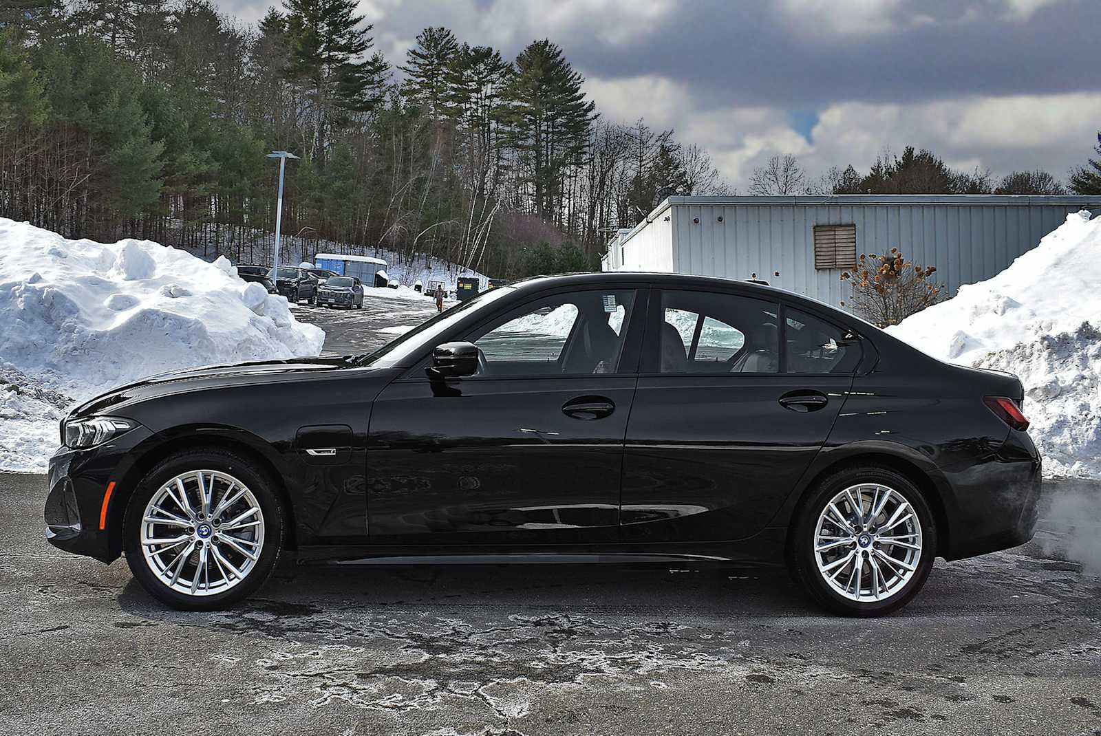 Used 2023 BMW 330e xDrive w/ Premium Package image 4