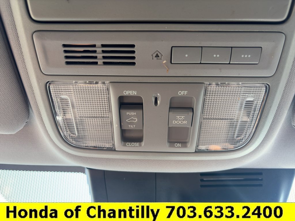Used 2017 Honda CR-V Touring image 17