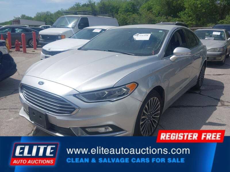 Used 2017 Ford Fusion SE w/ Fusion SE Technology Package image 3