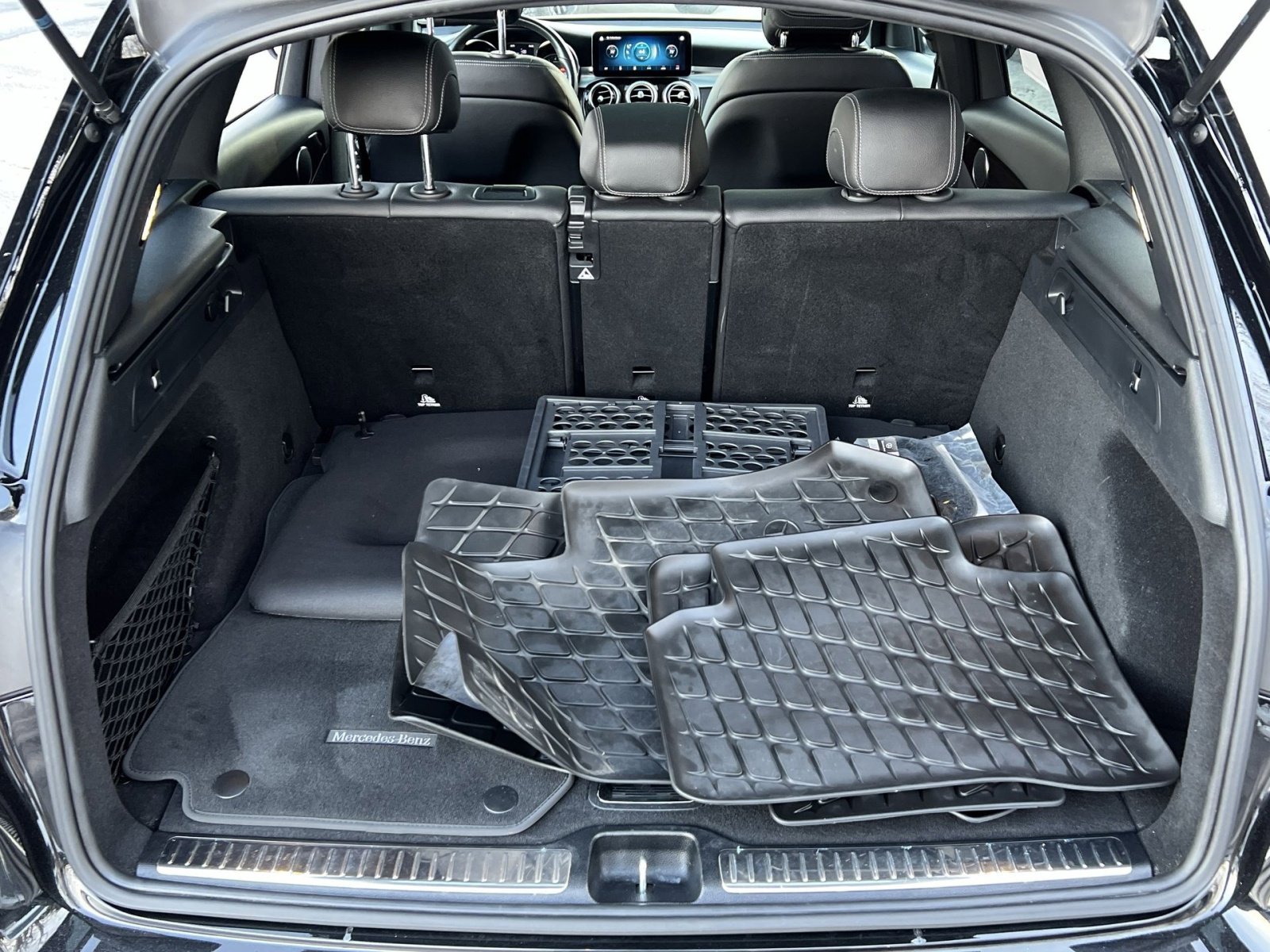 Certified 2022 Mercedes-Benz GLC 300 4MATIC w/ Premium Package Lite image 24