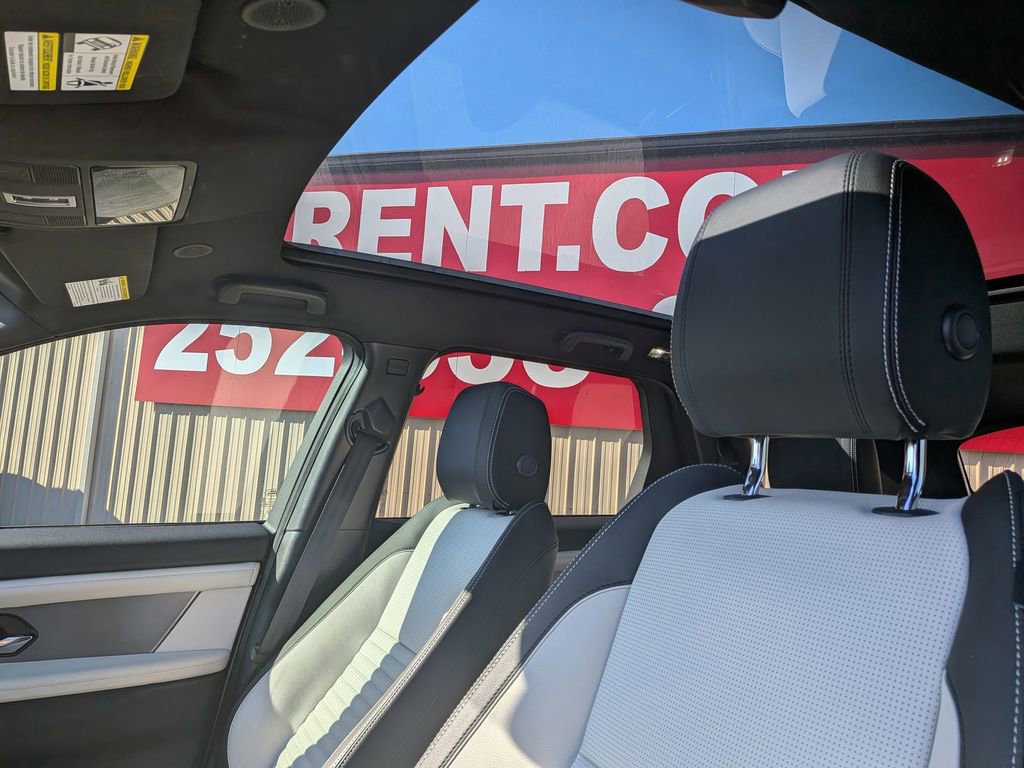 Used 2024 Land Rover Discovery Sport Dynamic SE image 14